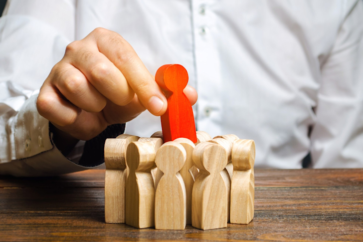 Wat is de wettelijke opzegtermijn bij een vast contract