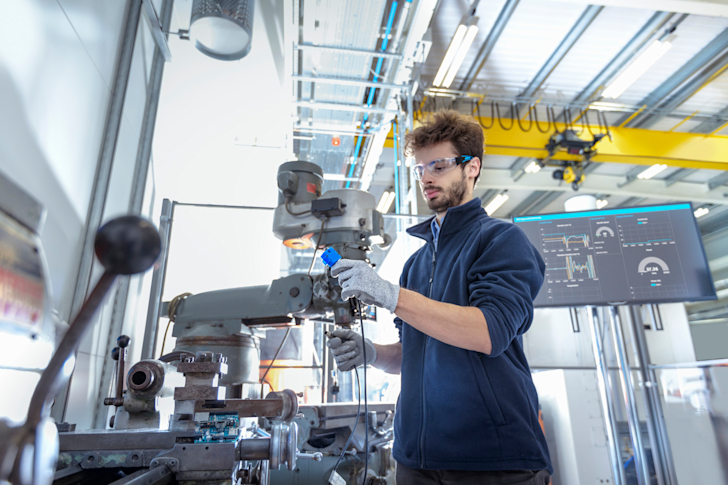 robot-engineer-techniek-innovatie-ontwikkeling-fabriek