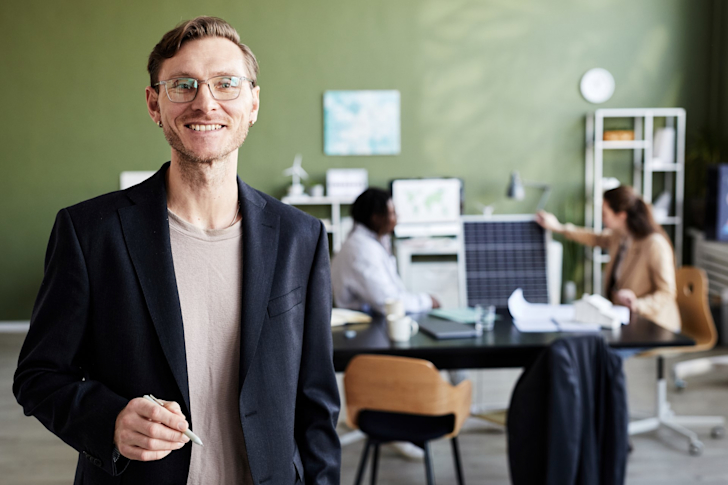 Jonge ondernemer gaat vrijwillig aan de slag met csrd