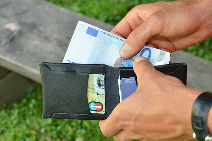 portemonnee-weinig-geld-minimumloon