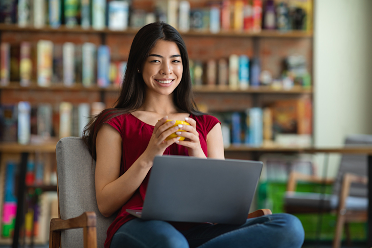 werkkostenregeling-wkr-laptop-vrouw-medewerker