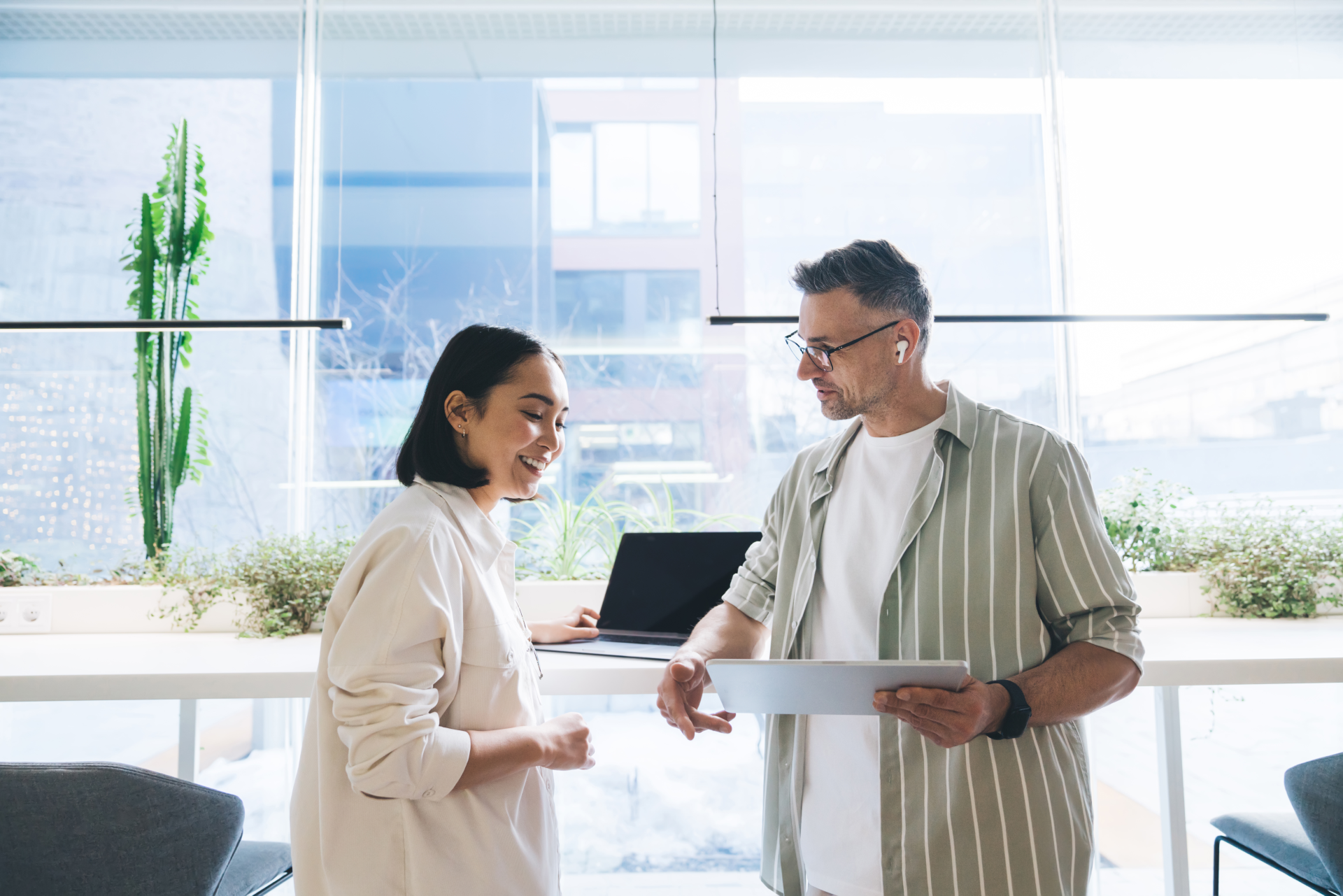 2 collegas in bespreking