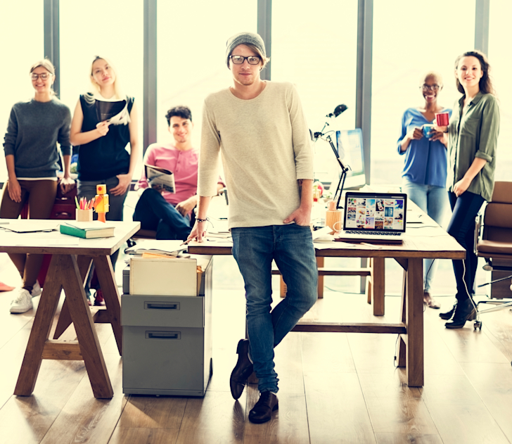 Team van werknemers en freelancers