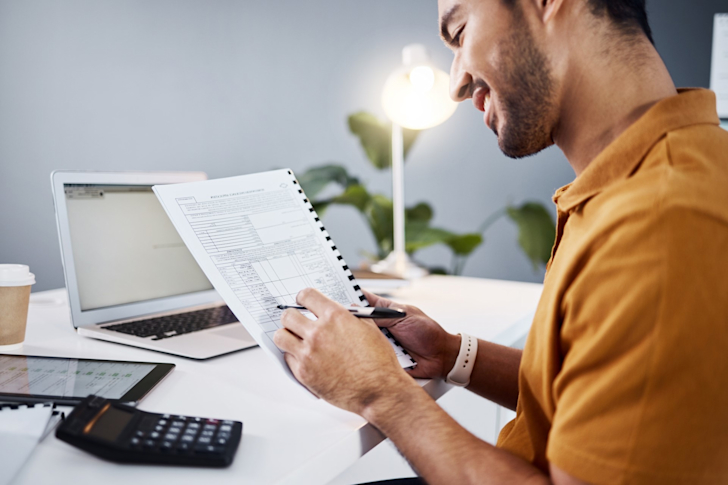 Belasting over winst, deze man berekent hoe het zit voor zijn eenmanszaak