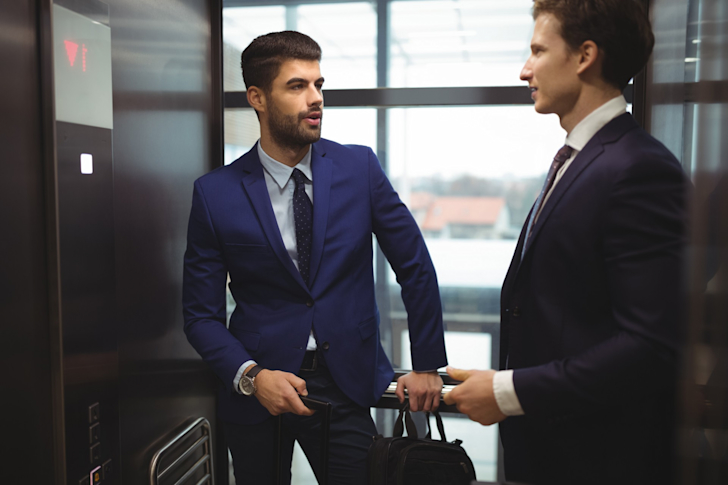 Hoe houd je een elevator pitch in het Engels