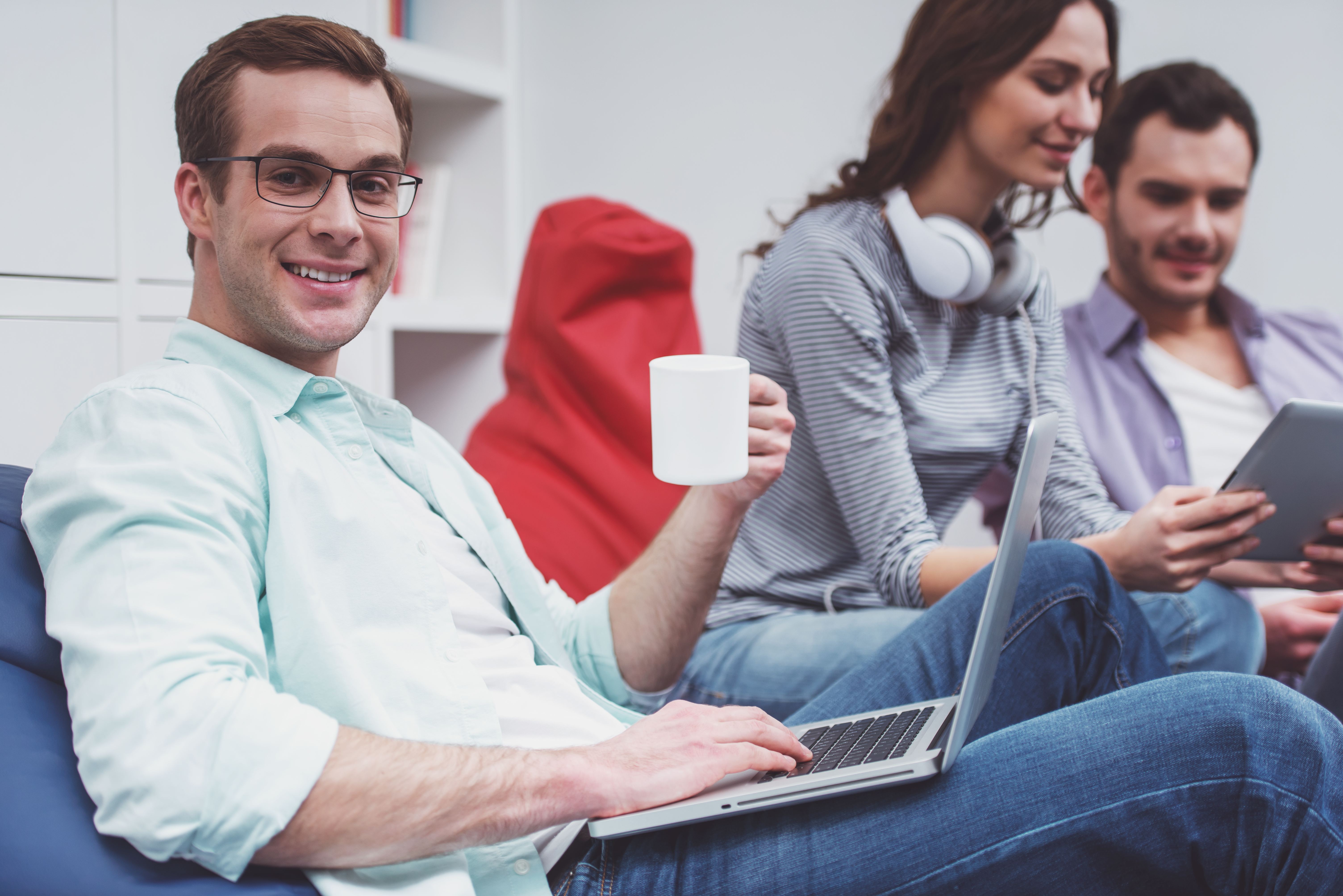 Freelancer met collega's