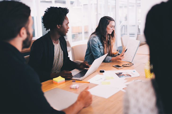 Werknemers in vergadering