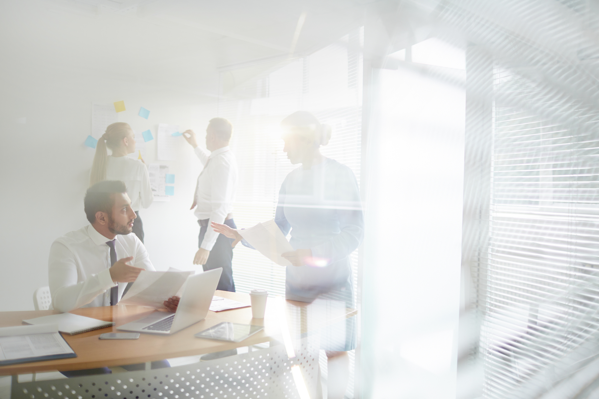 Kantoor - Licht - laptop - personeel