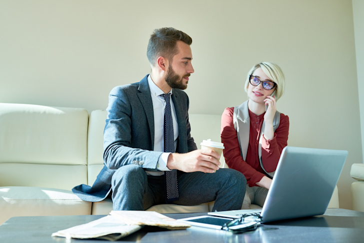 Wat moet ik doen bij het aannemen van mijn eerste personeelslid
