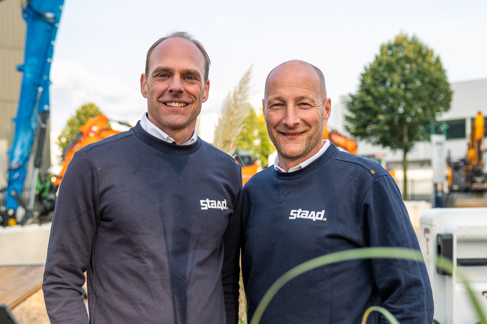 Pieter (links) en Sijmen Staadegaard tijdens Open dagen bij Staad 